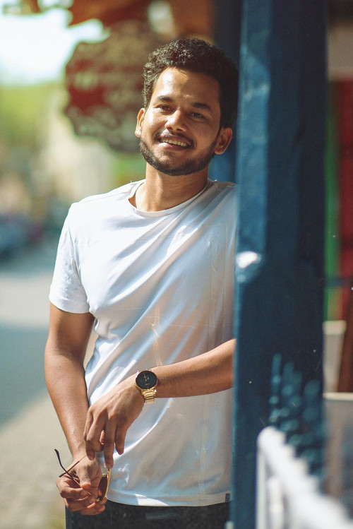 Jitin Puthanchery as Felix