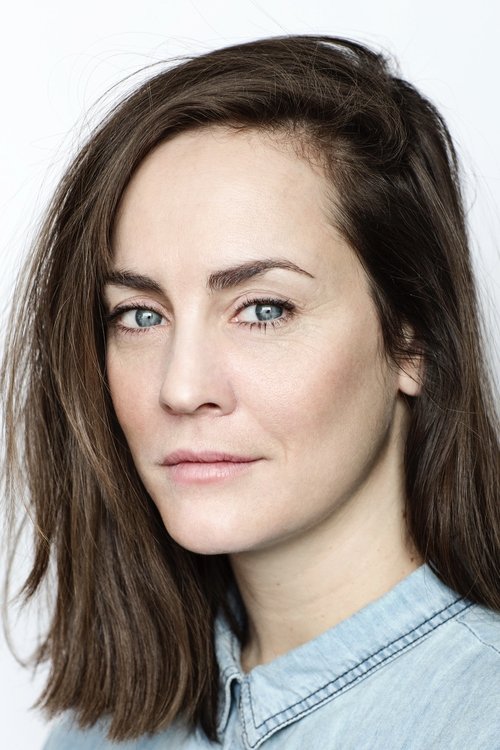 Sara Simard as Nicole Genest