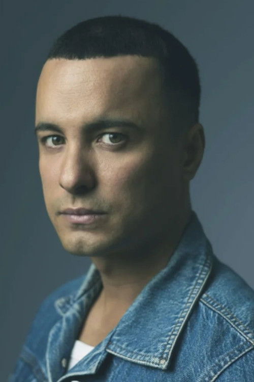 Danilo Martim as Gustavo