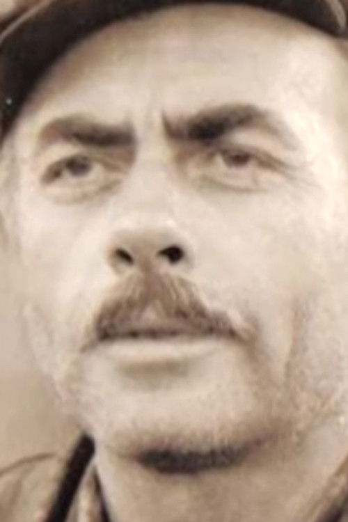 Esat Oktrova as Azemi