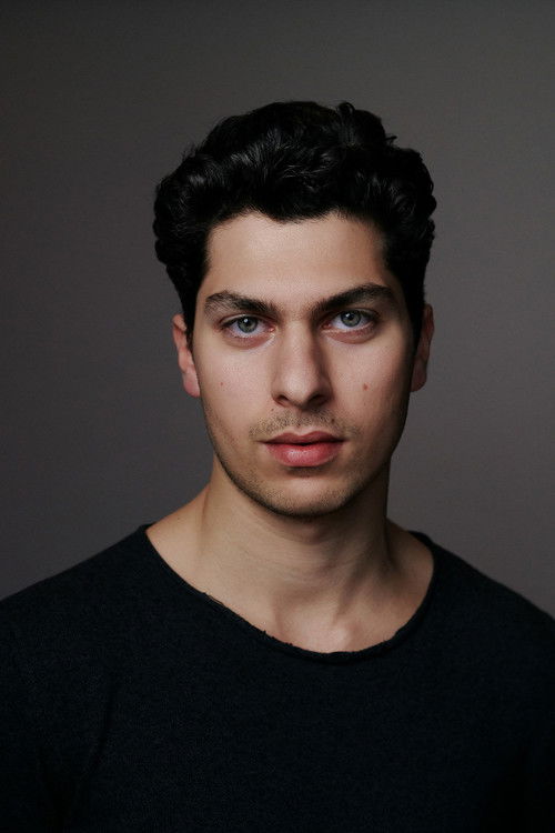 Eren Kavukoglu as Tolga Güner