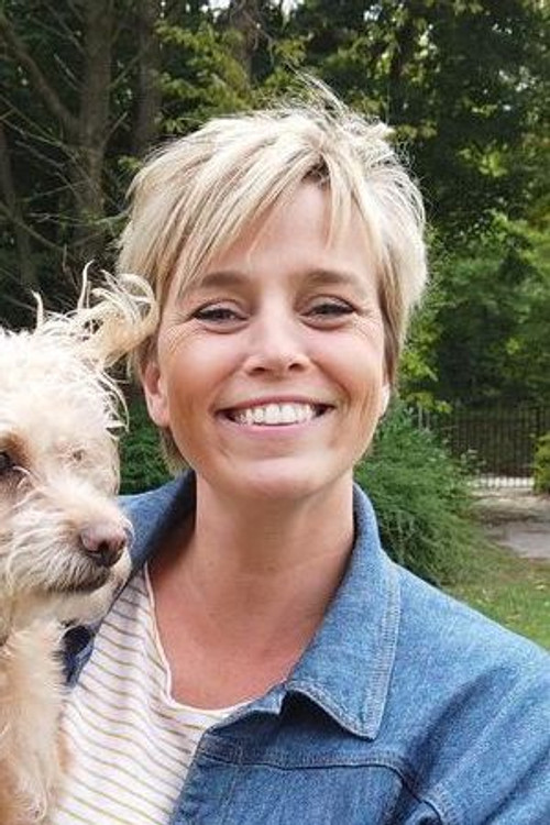 Britt Van Marsenille as Presenter