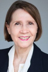 Lisa Livane as Aurélie