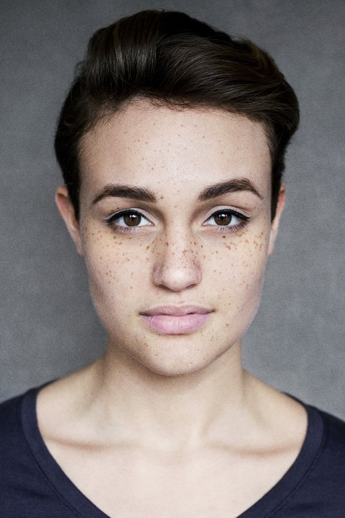 Lily Nichol as Poppy