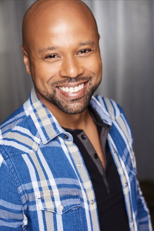 Thomas Daniel Smith as Sean