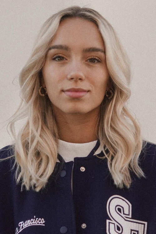 Lisa Mantler as Juli