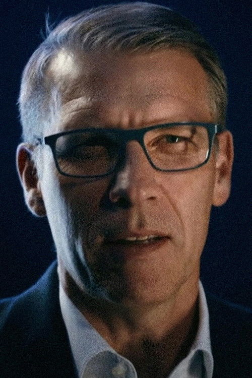 Peter Knäbel as 