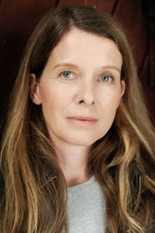 Julia Jaschke as Schwester Karin