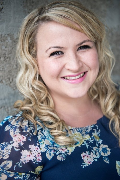 Leah MacRae as Sophie Warren