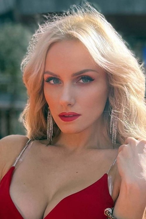 Andzelika Cecylia Rychlak as Mike Wife