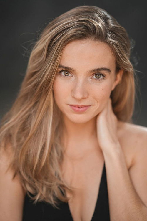 Loreto Santamaría as Alice