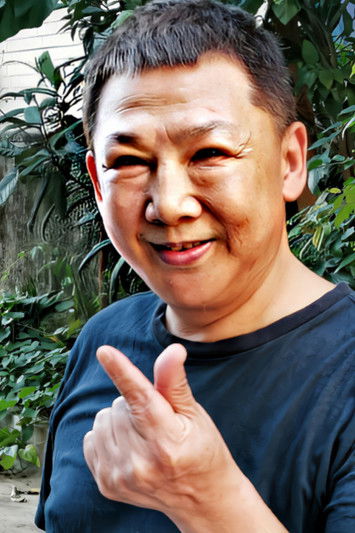 Ming Xiaoxi as Eunuch Pang