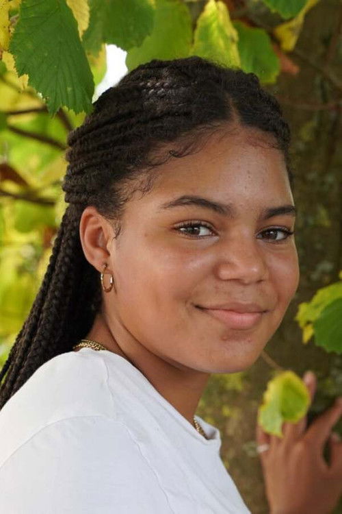 Roëlla Apinsa as Venny