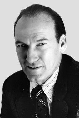 Ed Lauter as Harry Koslow