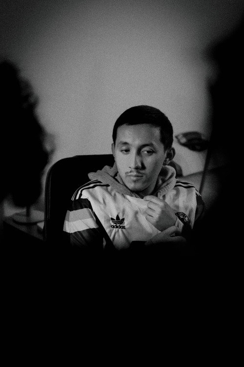 Harold Quintero as Carlos