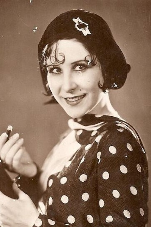 Amelia Muñoz as Magdalena