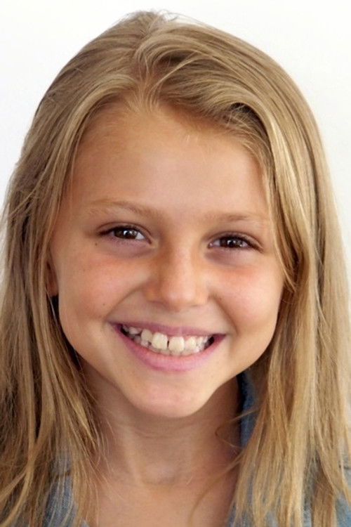 Mila Ayache as Jade child