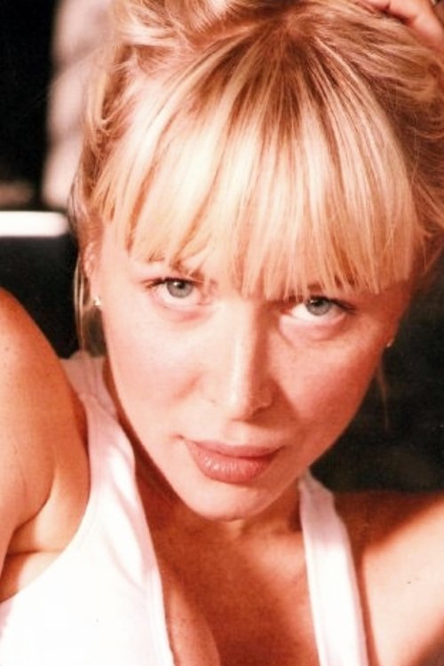 Izabella Groumann as Patient