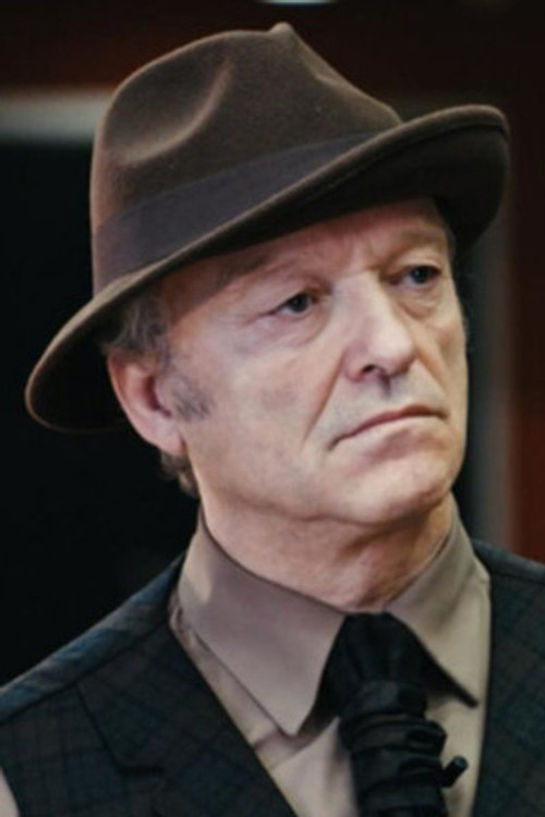 Hikmet Kırık as Narrator