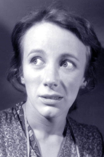 Dorothy Gordon as Agatha