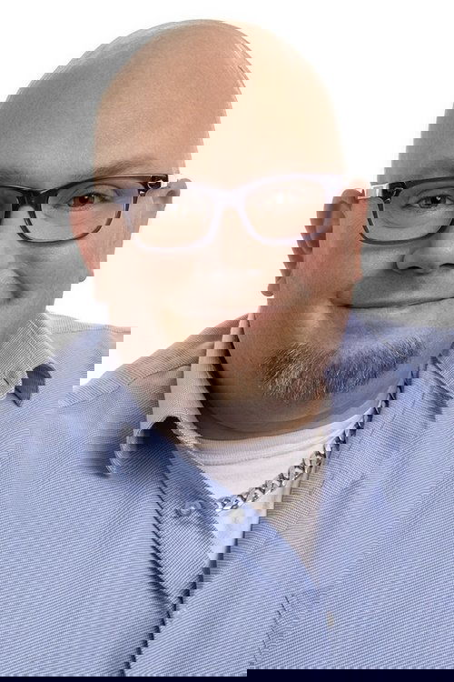 Larry Dwyer as Pizza Parlor Patron (uncredited)