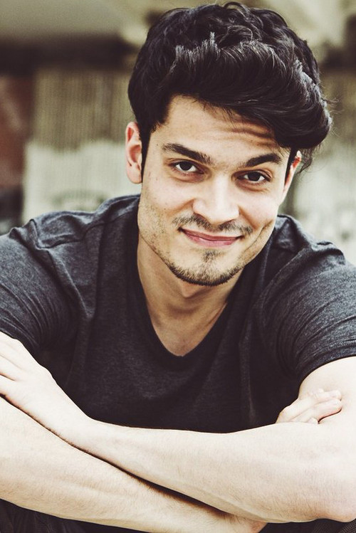 Giacomo Fadda as Santus Deledda