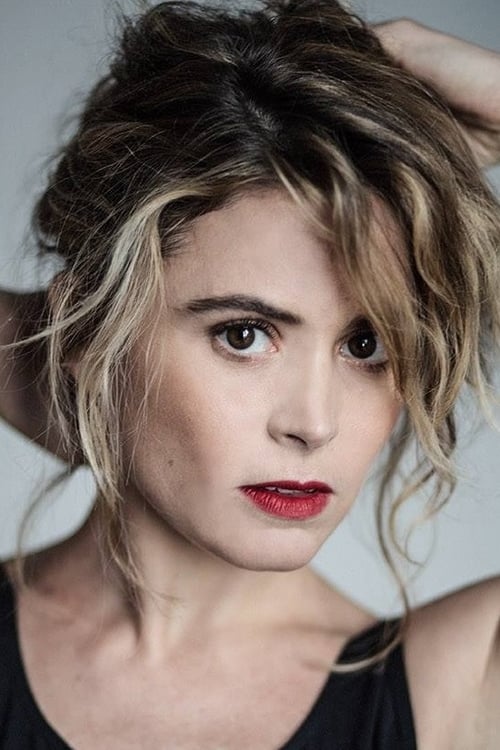 Maud Forget as Laurence