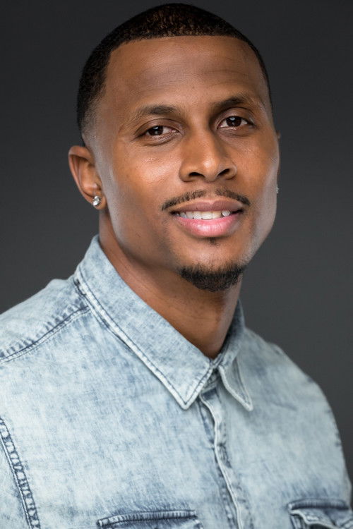 Zach Andrews as Restaurant Patron