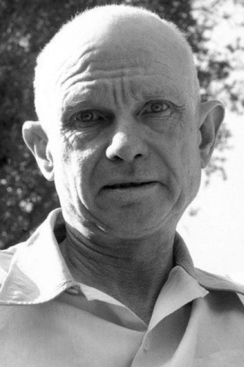 Claude Renoir as Self (uncredited)