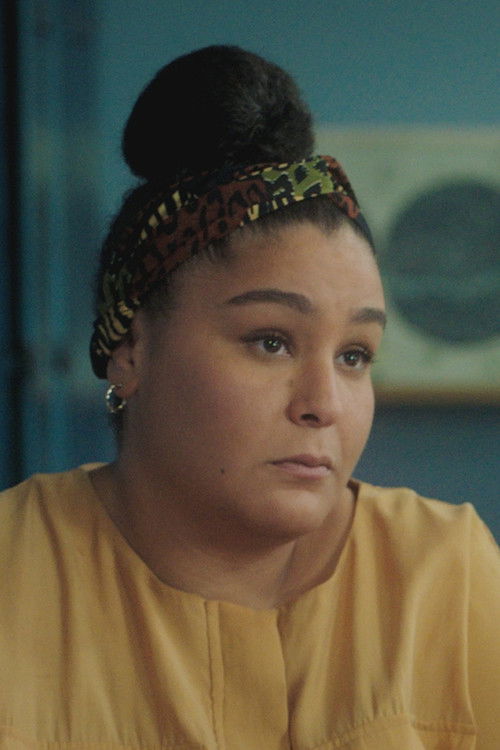 Soukaina Hamdaoui as Esra