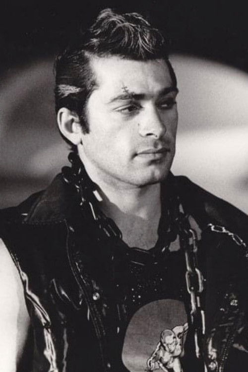 Mauro Gasparri as Thug (uncredited)
