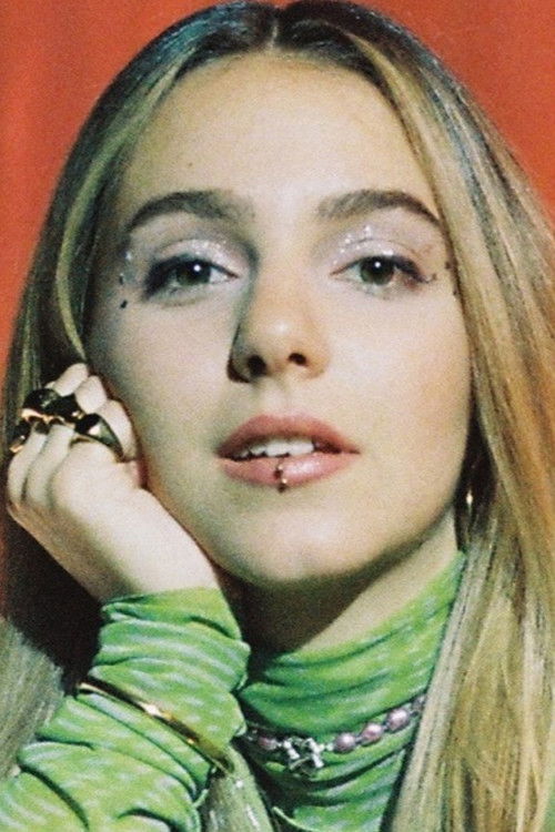 Suu as Self - Performer