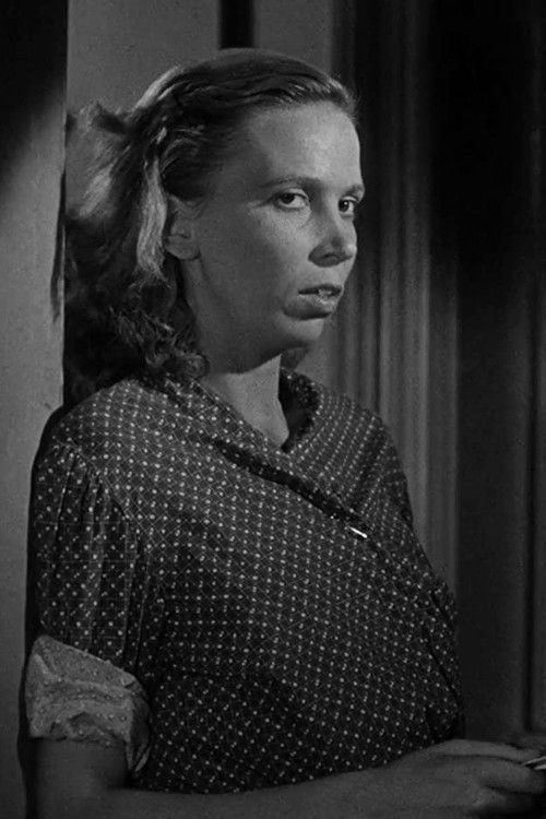 Joy Harington as Bertha (uncredited)