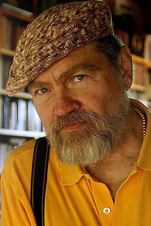 Quique Pesoa as Narrator (voice)