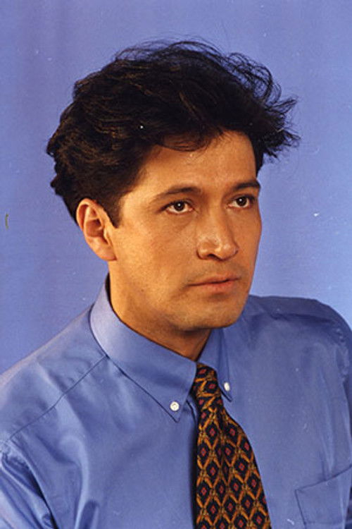Armando Gutiérrez as Adolfo
