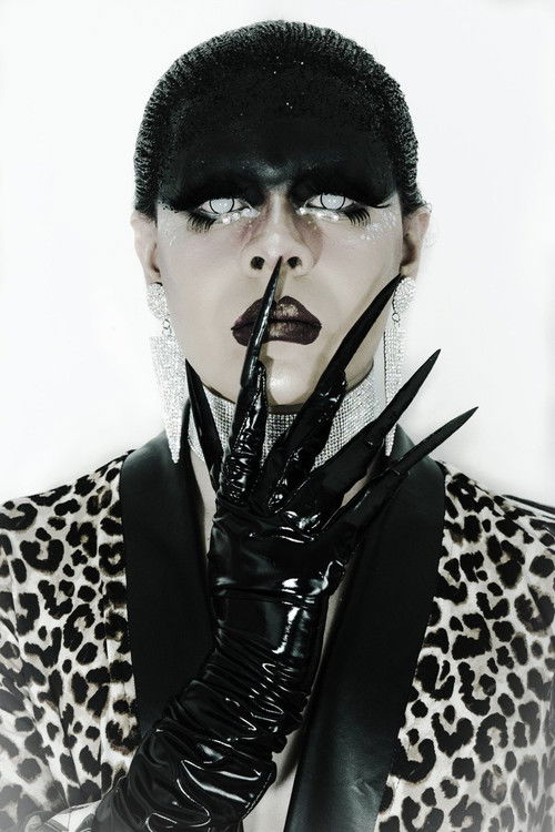 Luis Jessy Ávila Escamilla as Stella Balencia