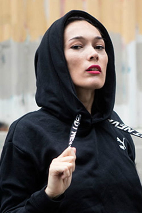 Elif Domanic as Kole