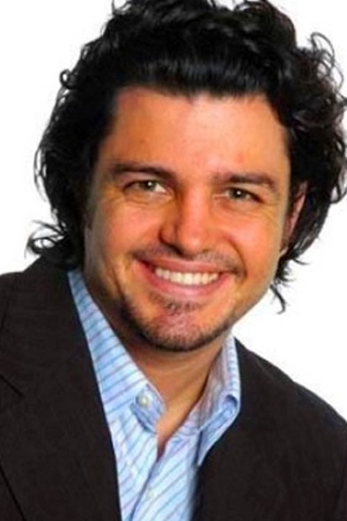 Rodrigo Brassoloto as Tiago
