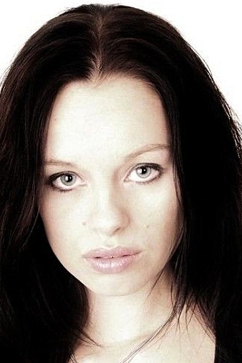 Samantha Novak as Daisy Marie