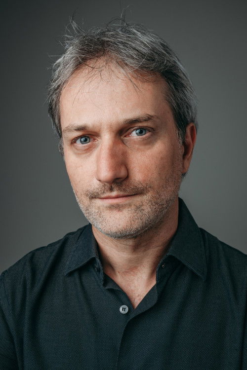 Frederico Vittola as Cara da Fruteira