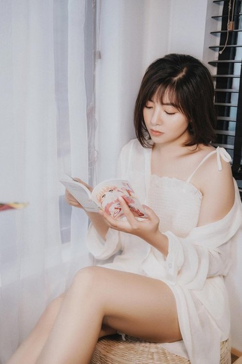 Le Trang as Cô Y Tá