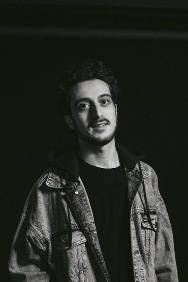 Vache Yeritsyan as Armen