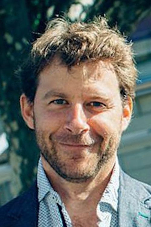 Olivier Lambelet as Chuck Léchot