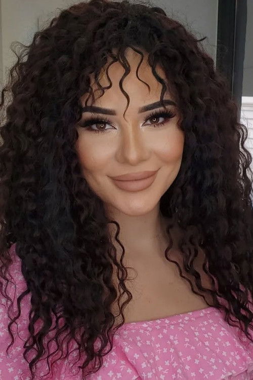 Gulmira Farzaliyeva as Gülnar