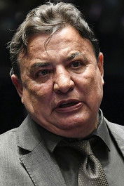 Zezé Perrela as Self