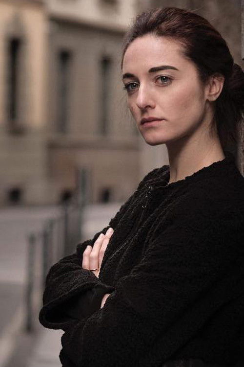 Claudia de Candia as Trendy Girl