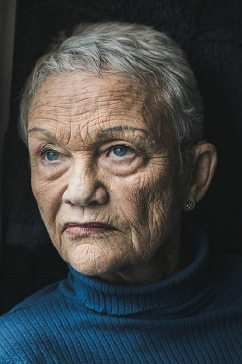 Shoshana Shani-Lavie as 