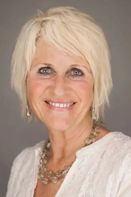 Natalie Page as Glynnis