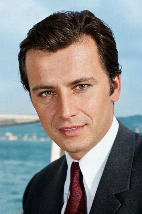 Engin Çağlar as Celil