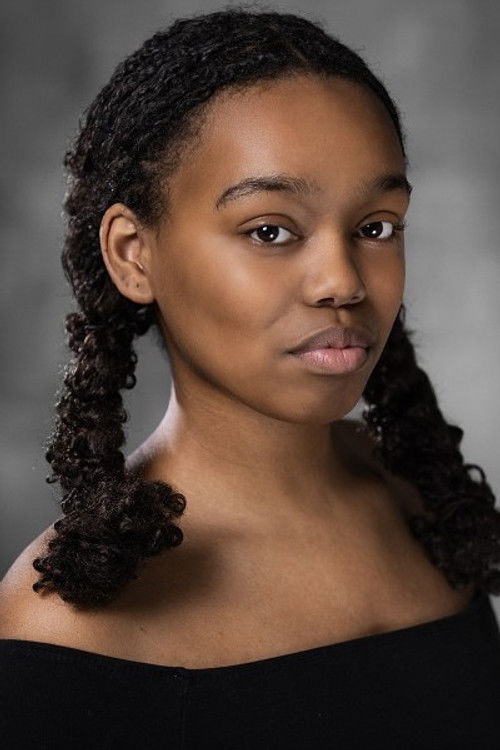 Sarah Ogungbure as Nia